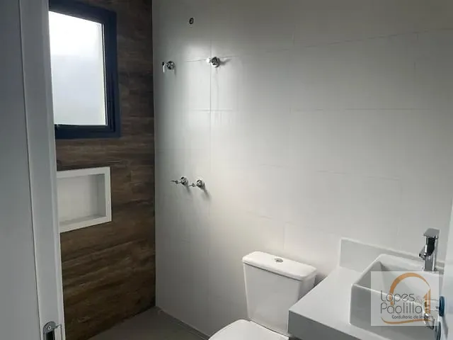 Casa com 300m² 3 quartos e 3 banheiros, à venda, no bairro Laranja Azeda em Bom Jesus dos Perdões