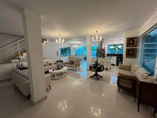 Casa com 300m² 4 quartos e 6 banheiros, à venda ou para alugar, no bairro Brooklin Paulista em São Paulo