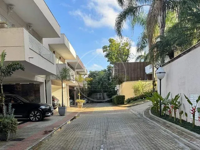 Casa com 300m² 4 quartos e 6 banheiros, à venda ou para alugar, no bairro Brooklin Paulista em São Paulo