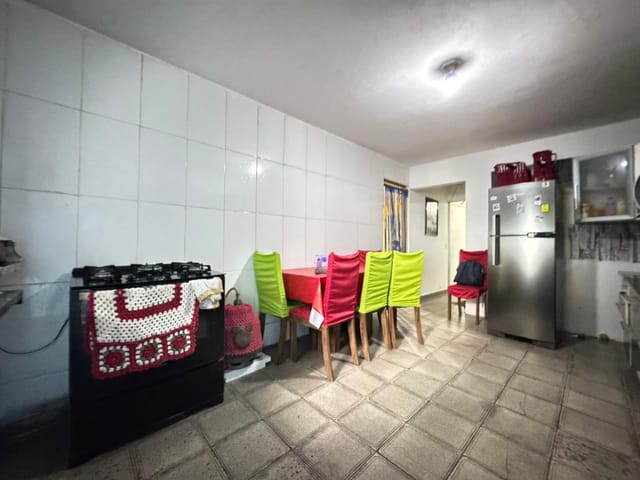 Casa com 150m² 5 quartos e 2 banheiros, à venda, no bairro Jardim Santa Adélia em São Paulo