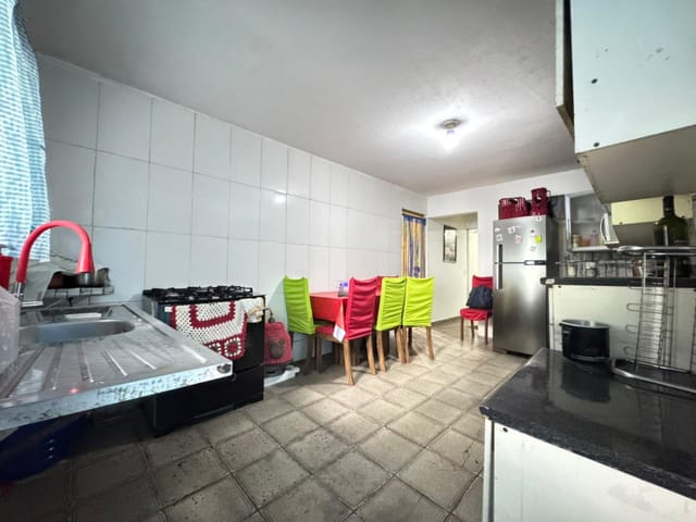 Casa com 150m² 5 quartos e 2 banheiros, à venda, no bairro Jardim Santa Adélia em São Paulo