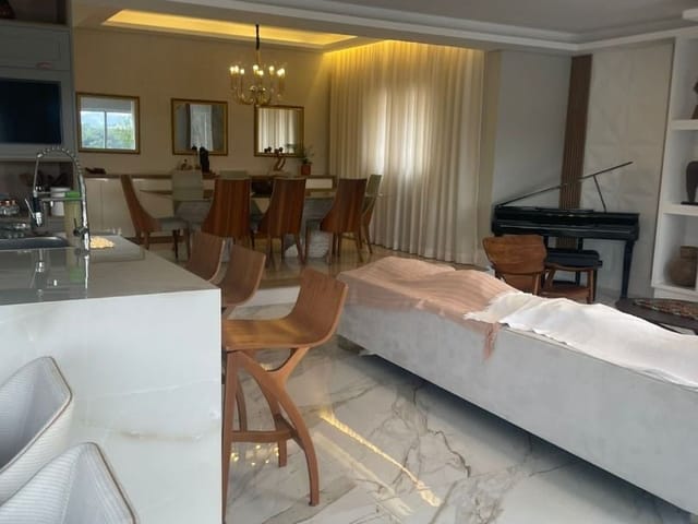 Casa com 460m² 5 quartos e 7 banheiros, à venda, no bairro Alphaville em Santana de Parnaíba