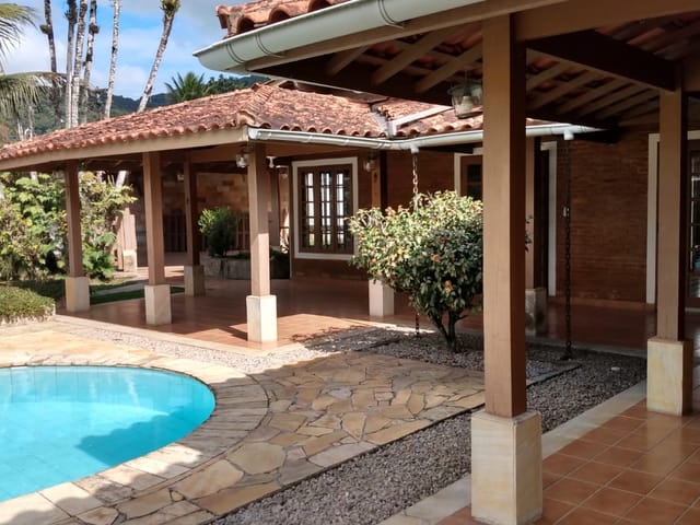 Casa com 416m² 2 quartos e 3 banheiros, à venda, no bairro Jardim Carolina em Ubatuba