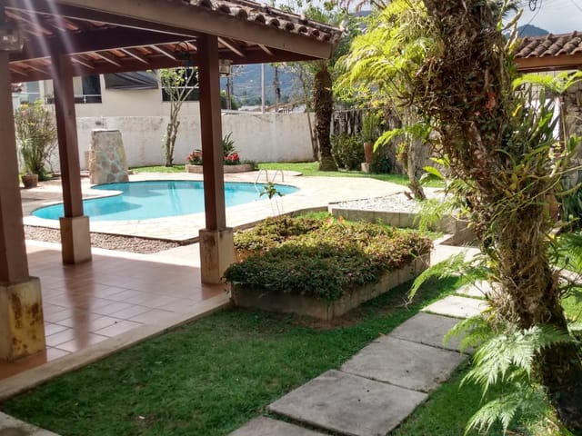 Casa com 416m² 2 quartos e 3 banheiros, à venda, no bairro Jardim Carolina em Ubatuba