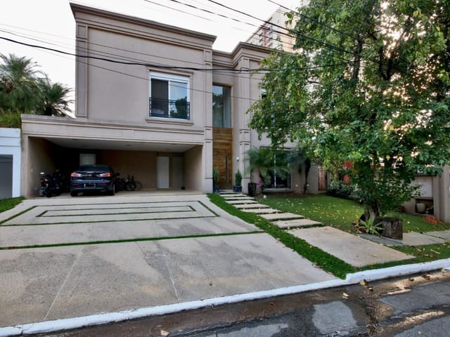 Casa 4 quartos e 6 banheiros, à venda ou para alugar, no bairro Alphaville Residencial Um em Barueri