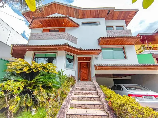 Casa com 390m² 4 quartos e 6 banheiros, à venda, no bairro Urbanova em São José dos Campos