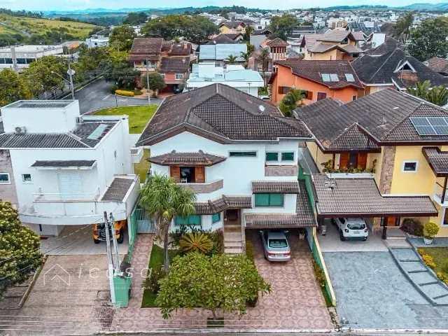 Casa com 390m² 4 quartos e 6 banheiros, à venda, no bairro Urbanova em São José dos Campos
