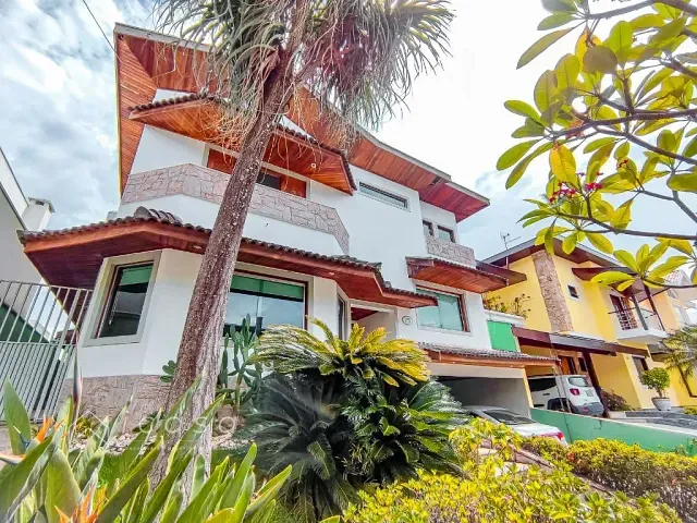 Casa com 390m² 4 quartos e 6 banheiros, à venda, no bairro Urbanova em São José dos Campos