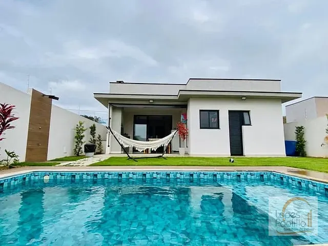 Casa com 384m² 3 quartos e 2 banheiros, à venda, no bairro Loteamento Parque Residencial Serras de Atibaia II em Atibaia