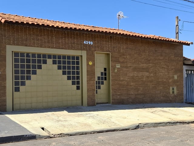 Foto do Casa - Casa tipo para venda em Jardim Paineiras com 3 quartos, sendo 1 suíte, 120m² | Lares e Andares Imóveis