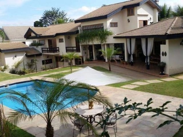 Casa com 1585m² 4 quartos e 5 banheiros, à venda, no bairro Alphaville em Santana de Parnaíba