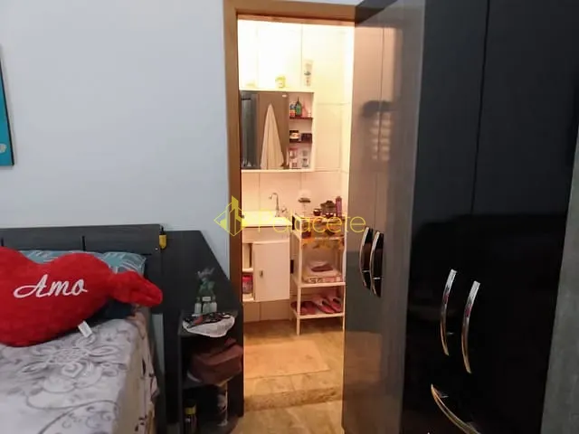Casa com 150m² 2 quartos e 1 banheiro, à venda, no bairro Residencial e Comercial Laerte Asumpção em Pindamonhangaba