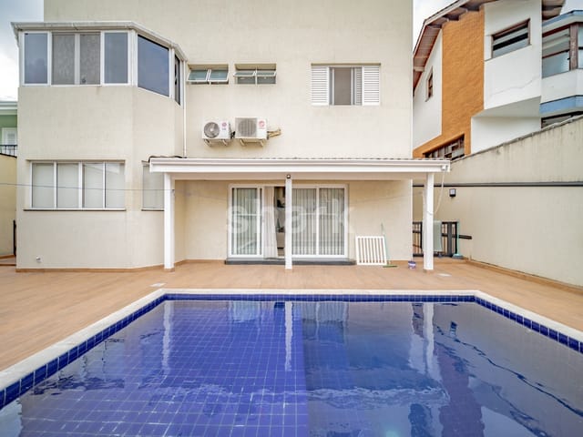 Casa com 430m² 4 quartos e 6 banheiros, à venda, no bairro Alphaville em Santana de Parnaíba