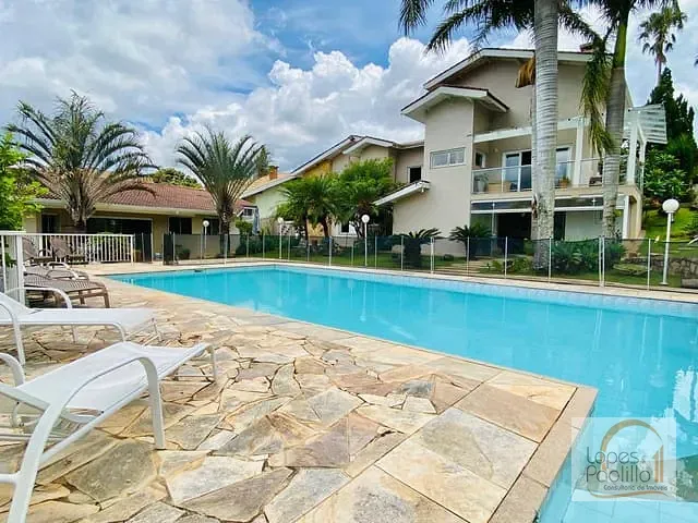 Casa com 1318m² 5 quartos e 4 banheiros, à venda, no bairro Condomínio Flamboyant-B em Atibaia