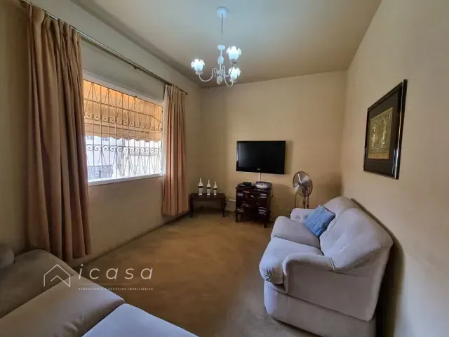 Casa com 500m² 3 quartos e 2 banheiros, à venda ou para alugar, no bairro Centro em Taubaté