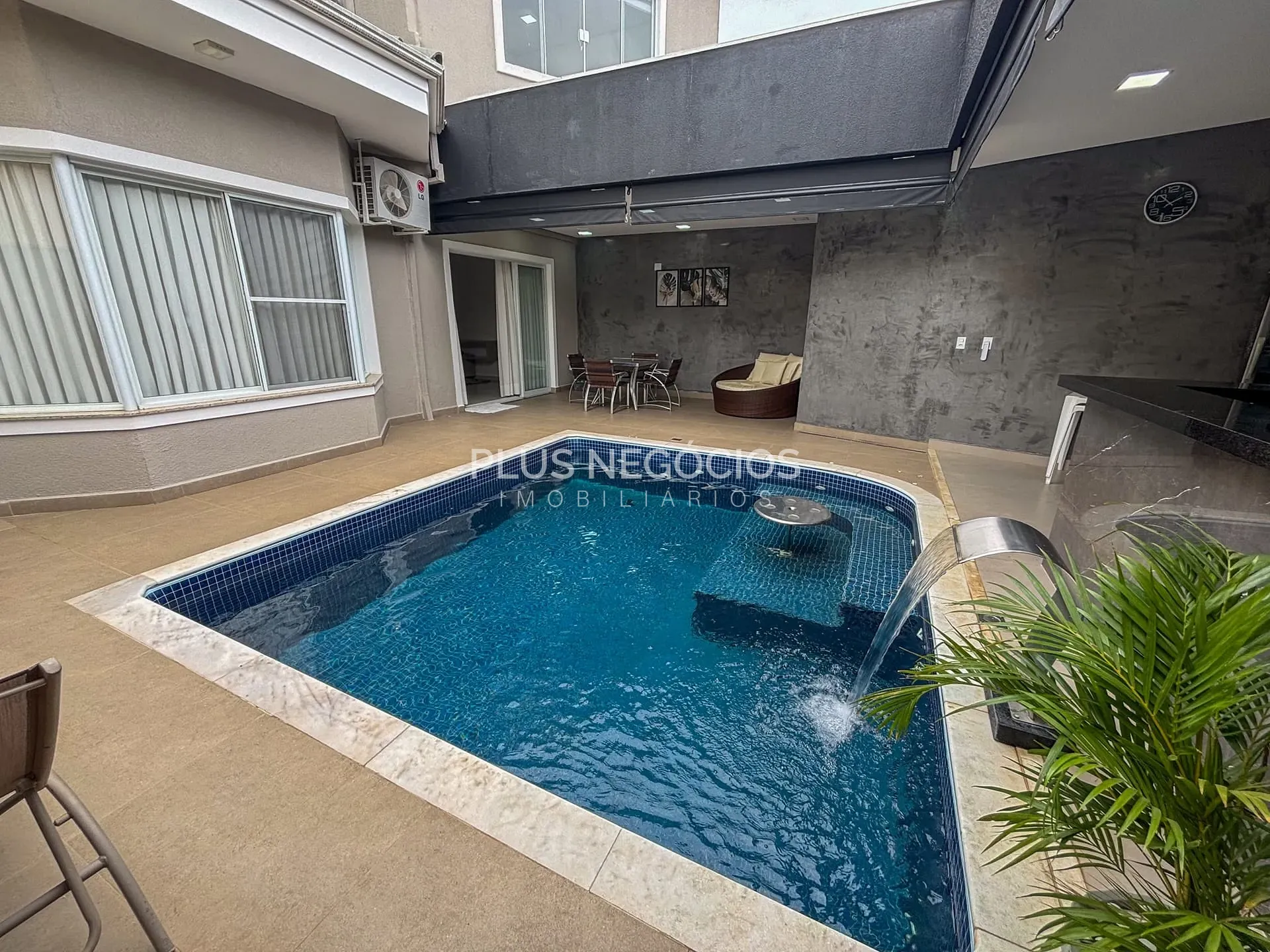 Casa, 3 quartos, 234 m² - Foto 4