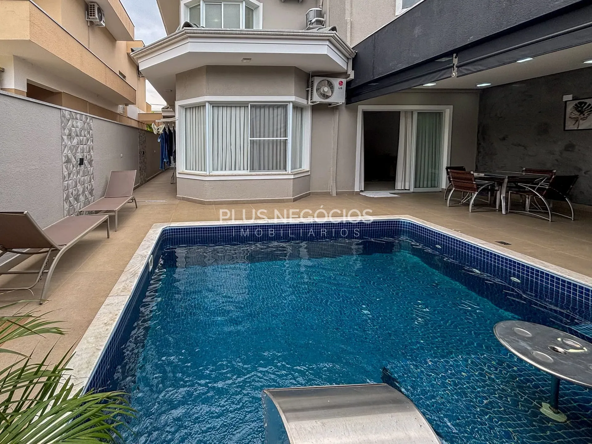 Casa, 3 quartos, 234 m² - Foto 13