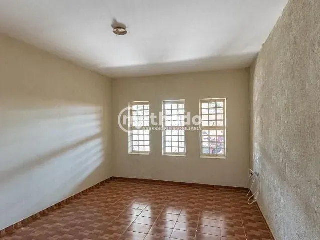 Casa com 300m² 3 quartos e 2 banheiros, à venda, no bairro Jardim Eulina em Campinas