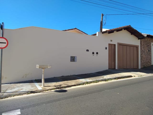 Foto do Casa - Casa tipo para venda em Jardim Lima com 3 quartos, sendo 1 suíte, 250m² | Lares e Andares Imóveis