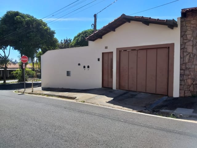 Foto do Casa - Casa tipo para venda em Jardim Lima com 3 quartos, sendo 1 suíte, 250m² | Lares e Andares Imóveis