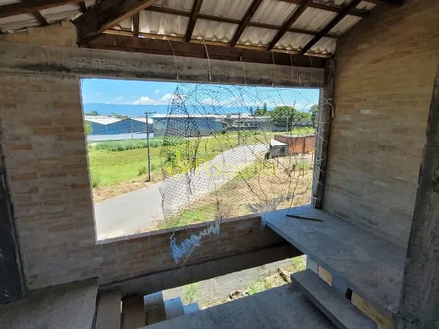 Casa 3 quartos e 3 banheiros, à venda, no bairro Vitória Vale III em Pindamonhangaba