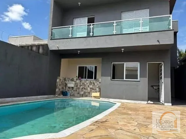 Casa com 200m² 3 quartos e 2 banheiros, à venda, no bairro Nova Cerejeira em Atibaia