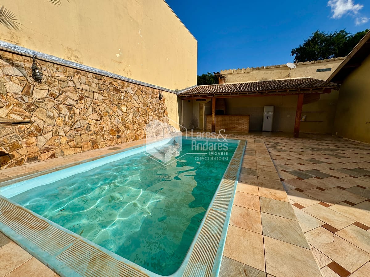 Casa à venda com 4 quartos, 220m² - Foto 32