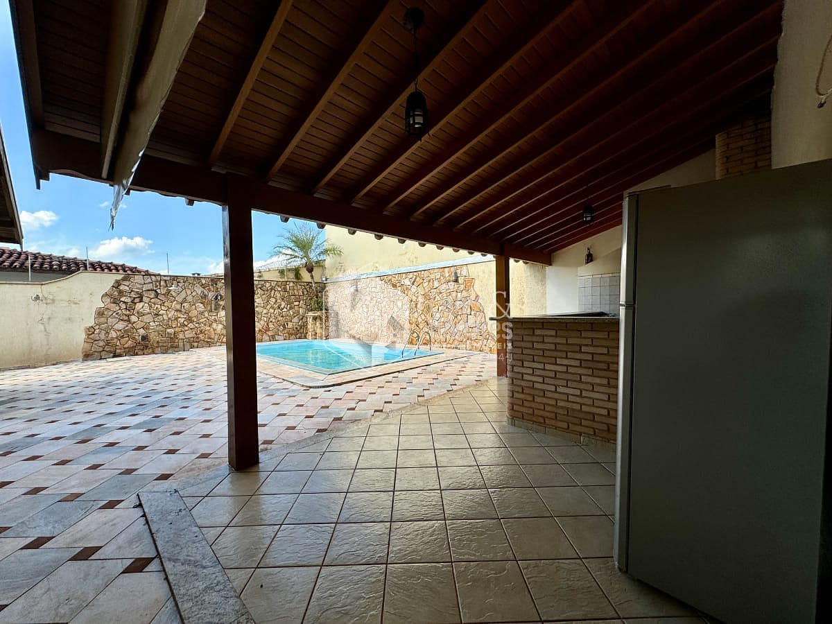 Casa à venda com 4 quartos, 220m² - Foto 42