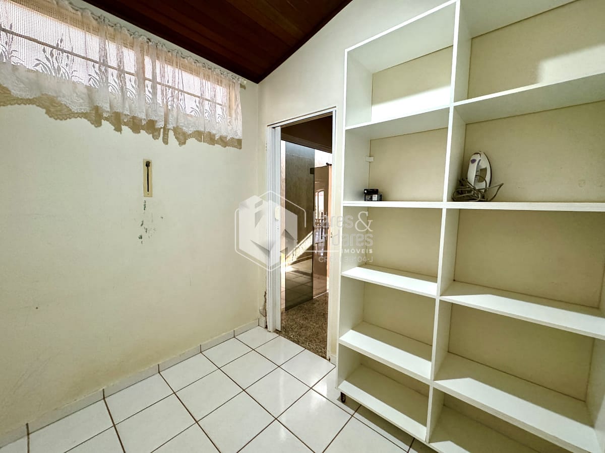 Casa à venda com 4 quartos, 220m² - Foto 55