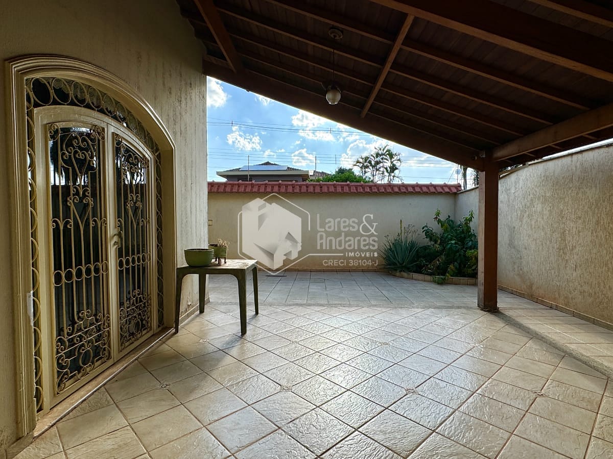 Casa à venda com 4 quartos, 220m² - Foto 52