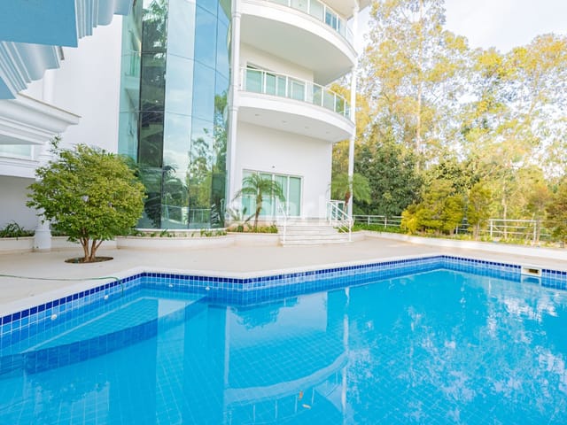 Casa com 970m² 5 quartos e 8 banheiros, à venda, no bairro Tamboré em Santana de Parnaíba