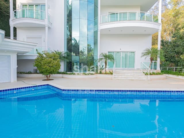 Casa com 970m² 5 quartos e 8 banheiros, à venda, no bairro Tamboré em Santana de Parnaíba