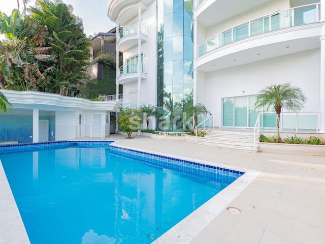 Casa com 970m² 5 quartos e 8 banheiros, à venda, no bairro Tamboré em Santana de Parnaíba