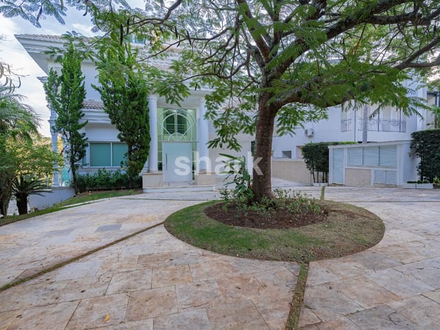 Casa com 970m² 5 quartos e 8 banheiros, à venda, no bairro Tamboré em Santana de Parnaíba