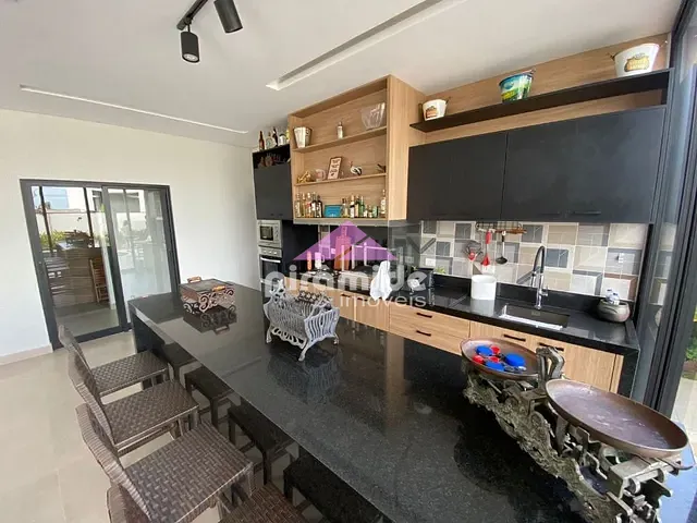 Casa com 700m² 5 quartos e 7 banheiros, à venda, no bairro Urbanova em São José dos Campos