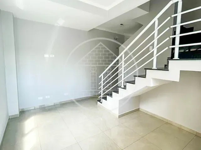 Casa com 125m² 3 quartos e 2 banheiros, à venda, no bairro Aviação em Praia Grande