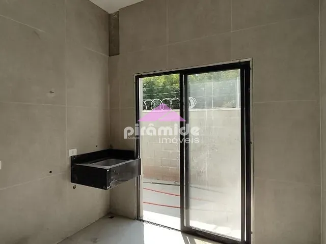 Casa com 774m² 4 quartos e 5 banheiros, à venda, no bairro Urbanova em São José dos Campos