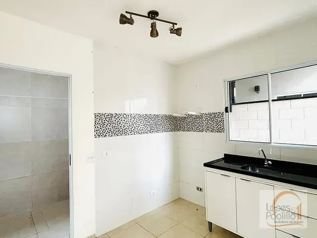 Casa com 58m² 2 quartos e 1 banheiro, para alugar, no bairro Jardim Santo Antônio em Atibaia