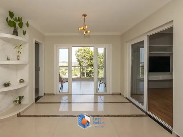 Casa com 433m² 4 quartos e 3 banheiros, à venda, no bairro Parque Nova Jandira em Jandira