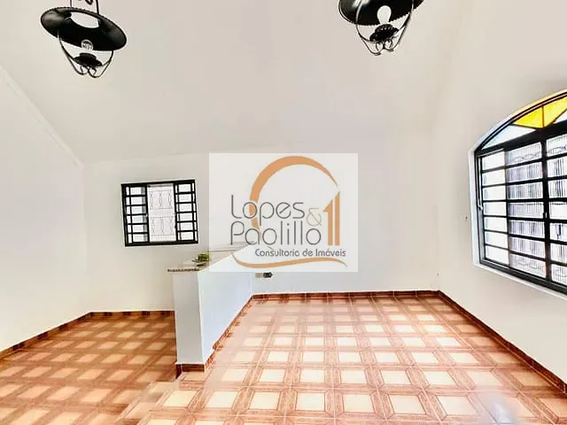 Casa com 273m² 3 quartos e 2 banheiros, para alugar, no bairro Jardim Alvinópolis em Atibaia