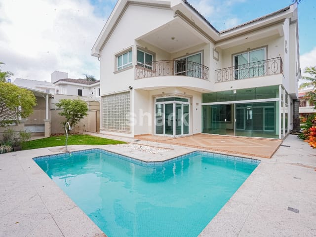 Casa com 560m² 4 quartos e 6 banheiros, à venda, no bairro Alphaville Residencial Zero em Barueri