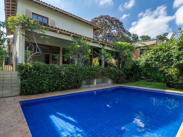 Casa com 352m² 5 quartos e 4 banheiros, à venda, no bairro Jardim Leonor em São Paulo