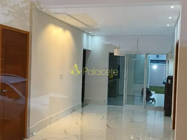 Casa com 326m² 3 quartos e 4 banheiros, à venda, no bairro Piracangaguá em Taubaté