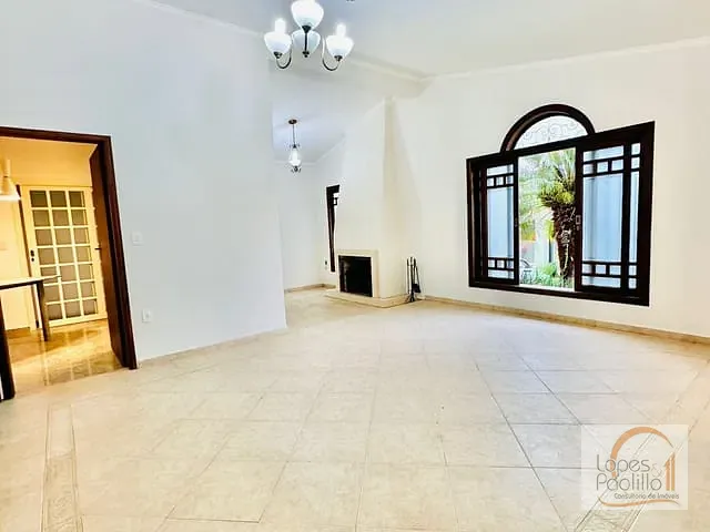 Casa com 230m² 2 quartos e 3 banheiros, para alugar, no bairro Itapetinga em Atibaia