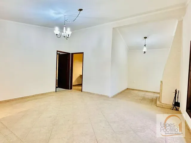 Casa com 230m² 2 quartos e 3 banheiros, para alugar, no bairro Itapetinga em Atibaia