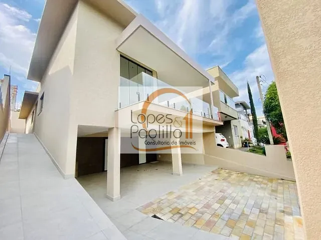 Casa com 300m² 3 quartos e 4 banheiros, à venda, no bairro Condomínio Altos da Floresta em Atibaia
