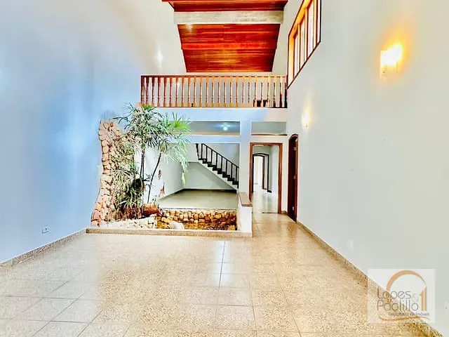 Casa com 420m² 6 quartos e 3 banheiros, para alugar, no bairro Vila Esperia ou Giglio em Atibaia