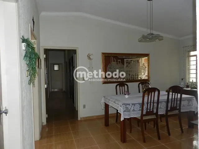 Casa com 305m² 4 quartos e 3 banheiros, à venda, no bairro Parque São Quirino em Campinas