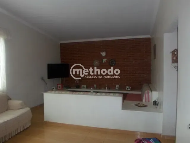 Casa com 305m² 4 quartos e 3 banheiros, à venda, no bairro Parque São Quirino em Campinas
