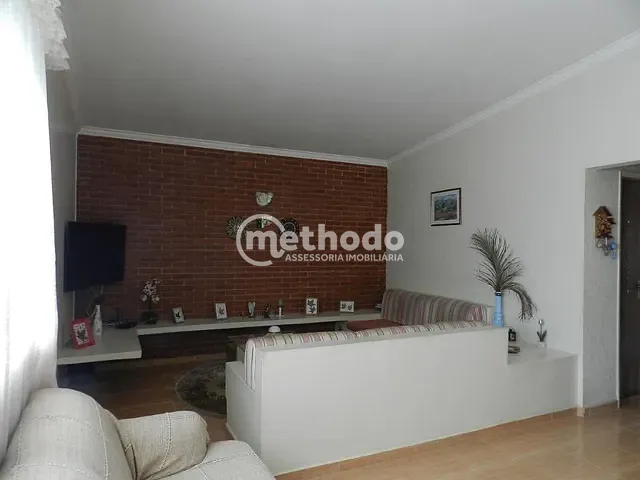 Casa com 305m² 4 quartos e 3 banheiros, à venda, no bairro Parque São Quirino em Campinas